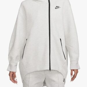 (NEW) Nike Women's Light Gray Full-Zip Hoodie Brand New. Oversized